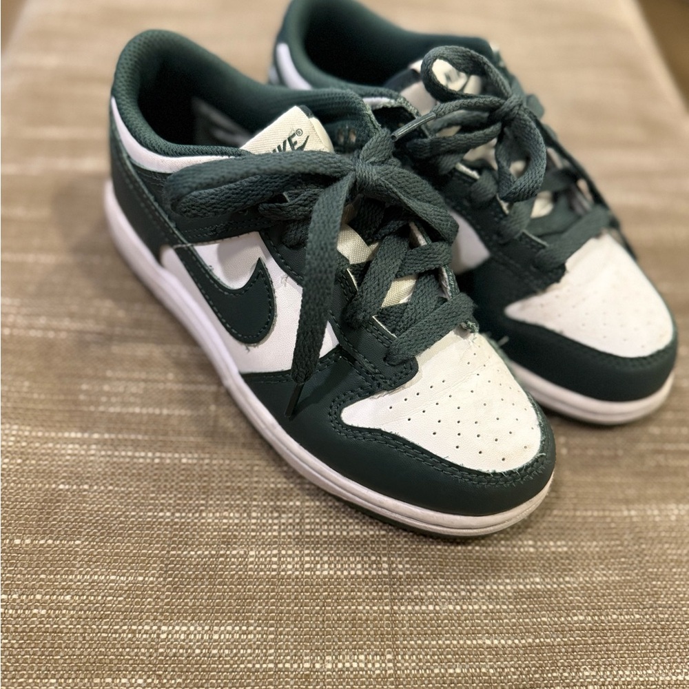 Nike kids dunk low white / vintage green green 1.5Y
